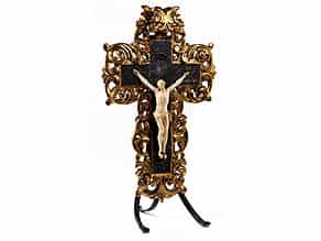  Barocker Corpus Christi in Elfenbein an goldgefasstem Holzkreuz