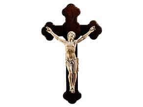  Kreuz mit großem Corpus Christi in Elfenbein