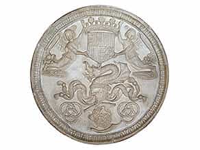  Großer Marmor-Tondo mit dem Wappen des ehemaligen Königreichs Aragon-Kastilien