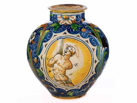 Majolika-Vase mit Heiligem Sebastian