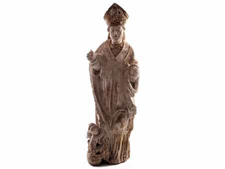 Steinfigur eines Heiligen Bischofs 