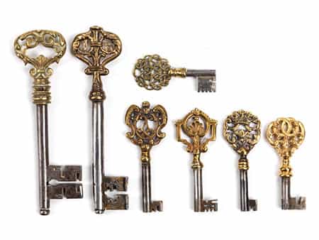 Konvolut von sieben Schlüsseln