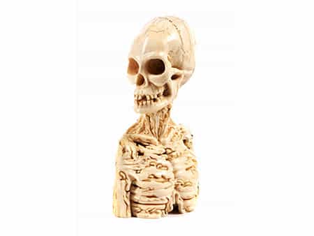  Memento mori-Skelettbüste in Elfenbein