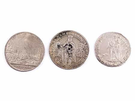  Drei Münzen