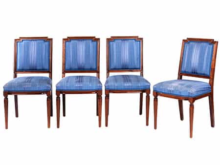  Satz von vier klassizistischen Stühlen