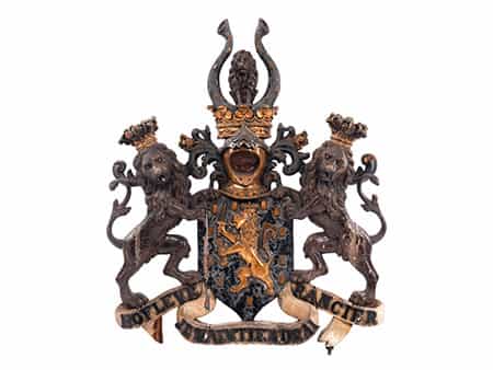  Große, dekorative Wappenschnitzerei eines niederländischen Hoflieferanten 