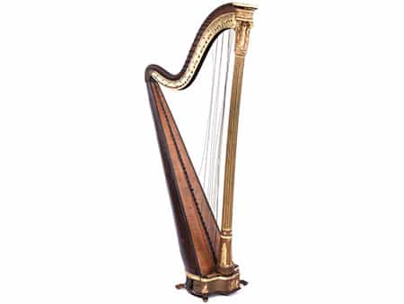  Klassizistische Harfe