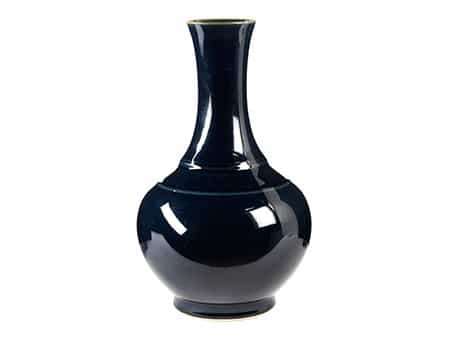  Monochrom blaue Vase