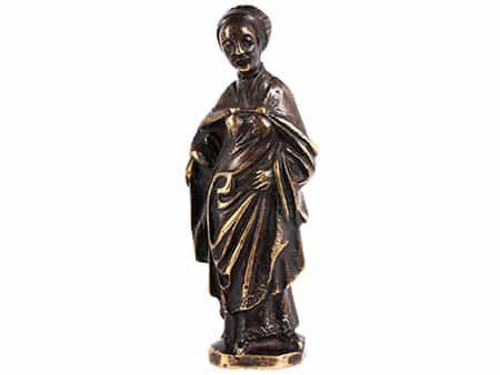  Bronzefigur einer Frau