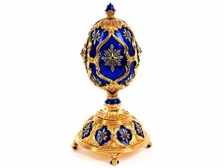 Fabergé-Ei in Vermeil mit nachtblauem Email 